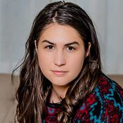 Azareen Van der Vliet Oloomi