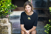 Elizabeth Macneal