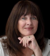 Catherine Butterfield | 40 years in the friendship of three women, up to the moment one of them disappears Catherine Butterfield