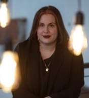 Laura Kneidl