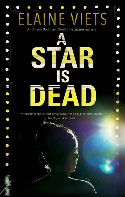 A Star is Dead by Elaine Viets